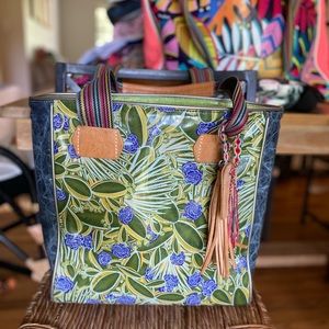 Consuela Classic Tote